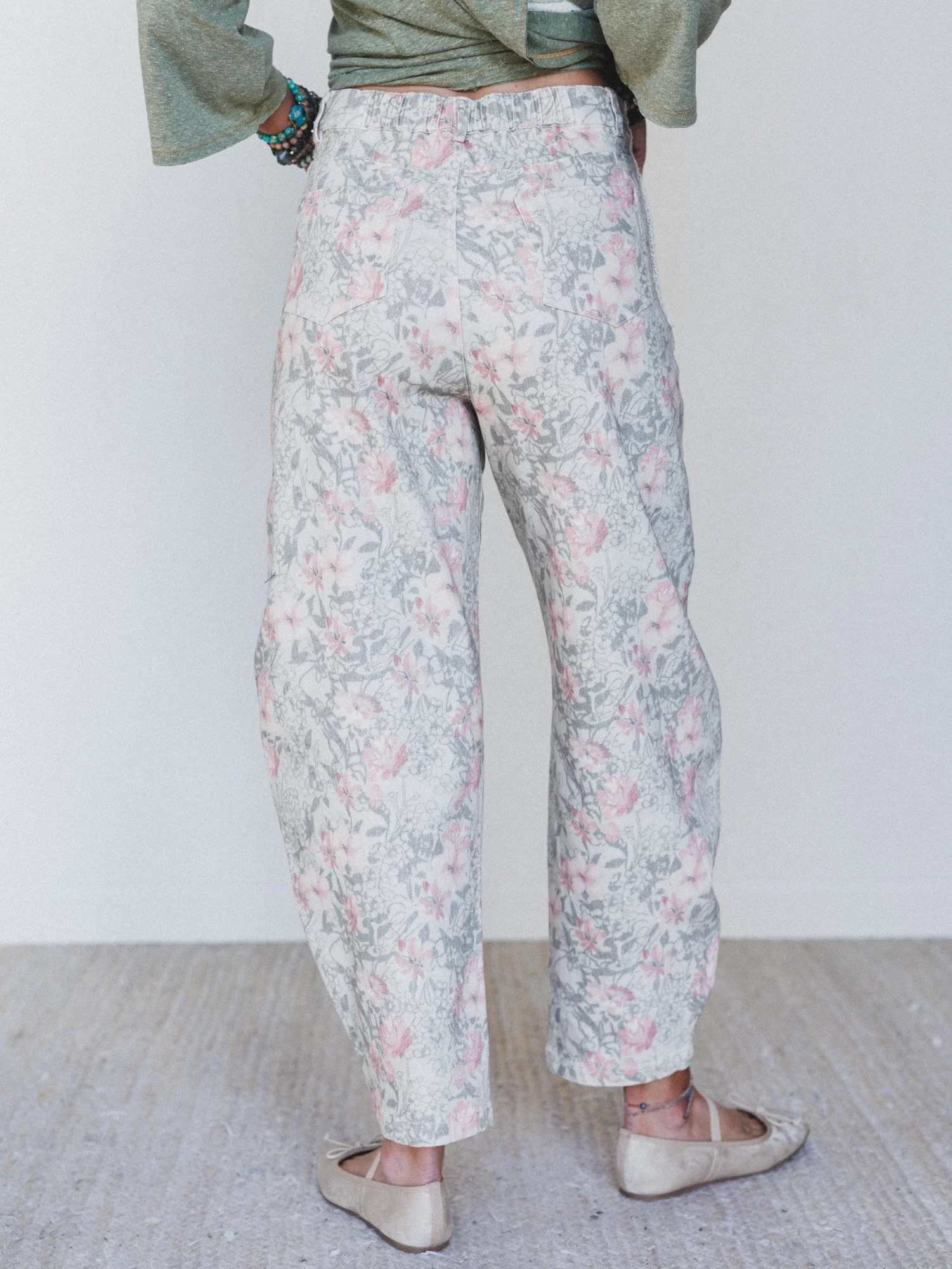Antoinette Barrel Jeans - Khaki Floral - Image 5