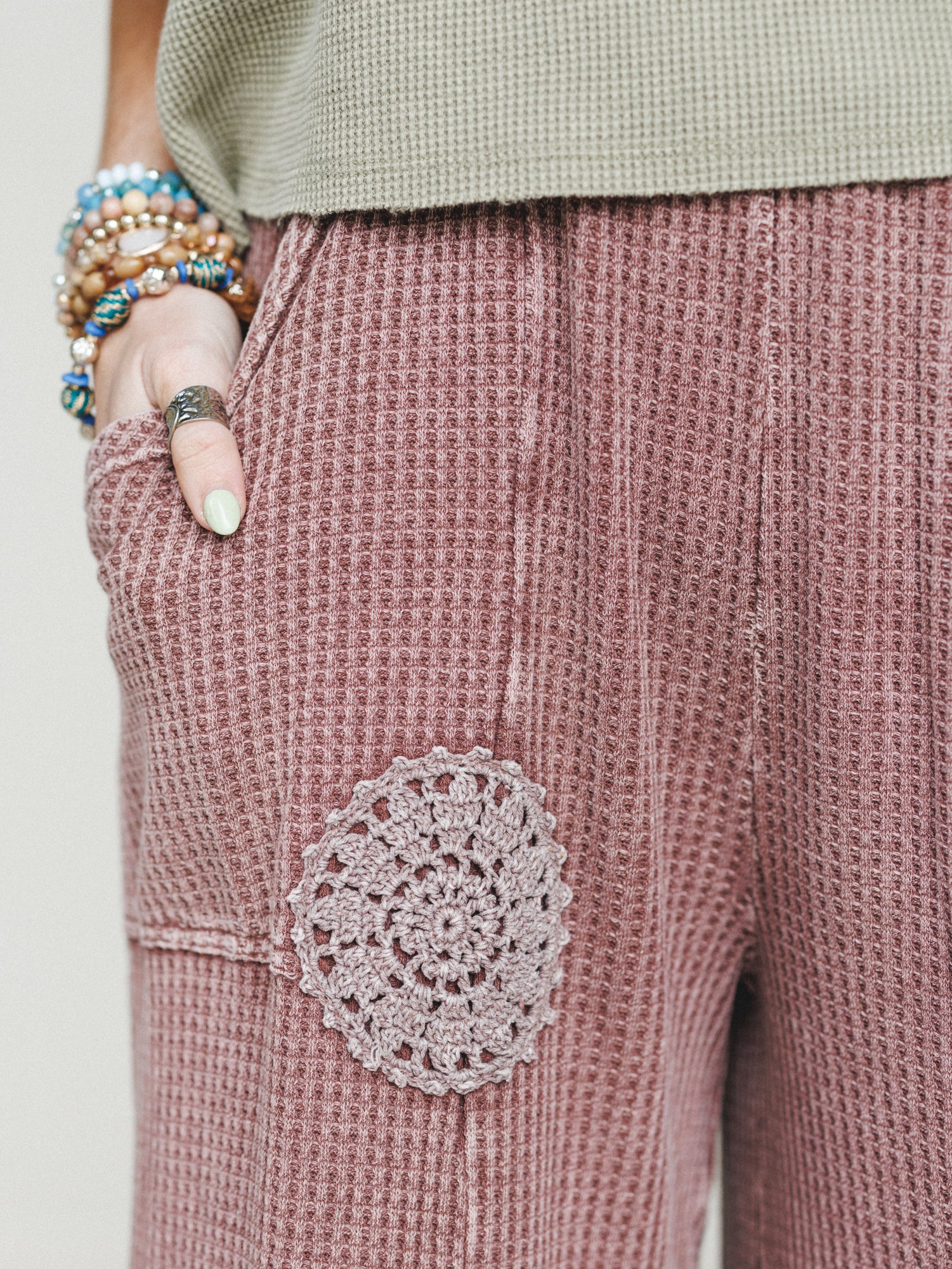 Art of it All Flowy Pants - Chocolate - Image 3