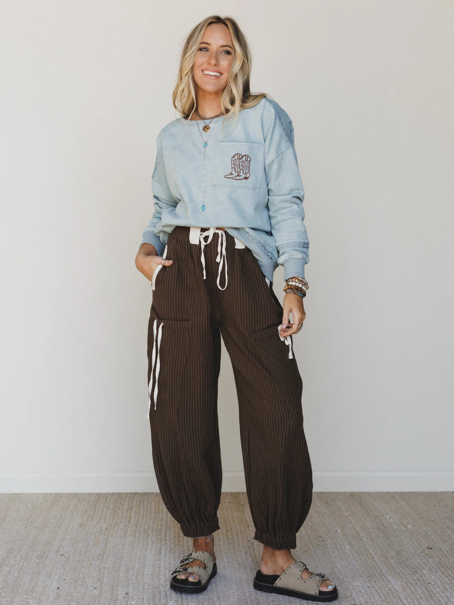 Boots Pocket Sweatshirt - Denim - Image 4