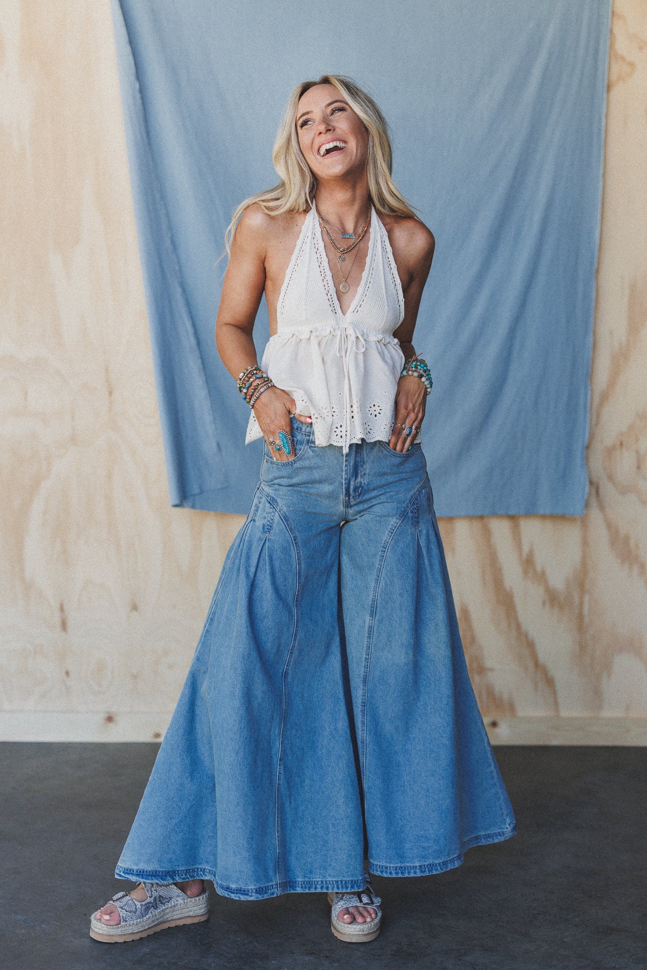 Brookside Pleated Wide Leg Jeans - Light Wash - Image 2
