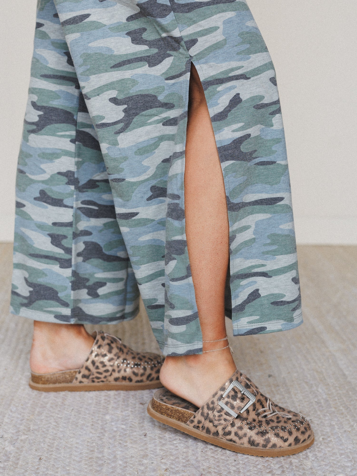 The Nest Casual Wanderer Wide Leg Slit Pants - Army Green Charcoal Camo - Image 4