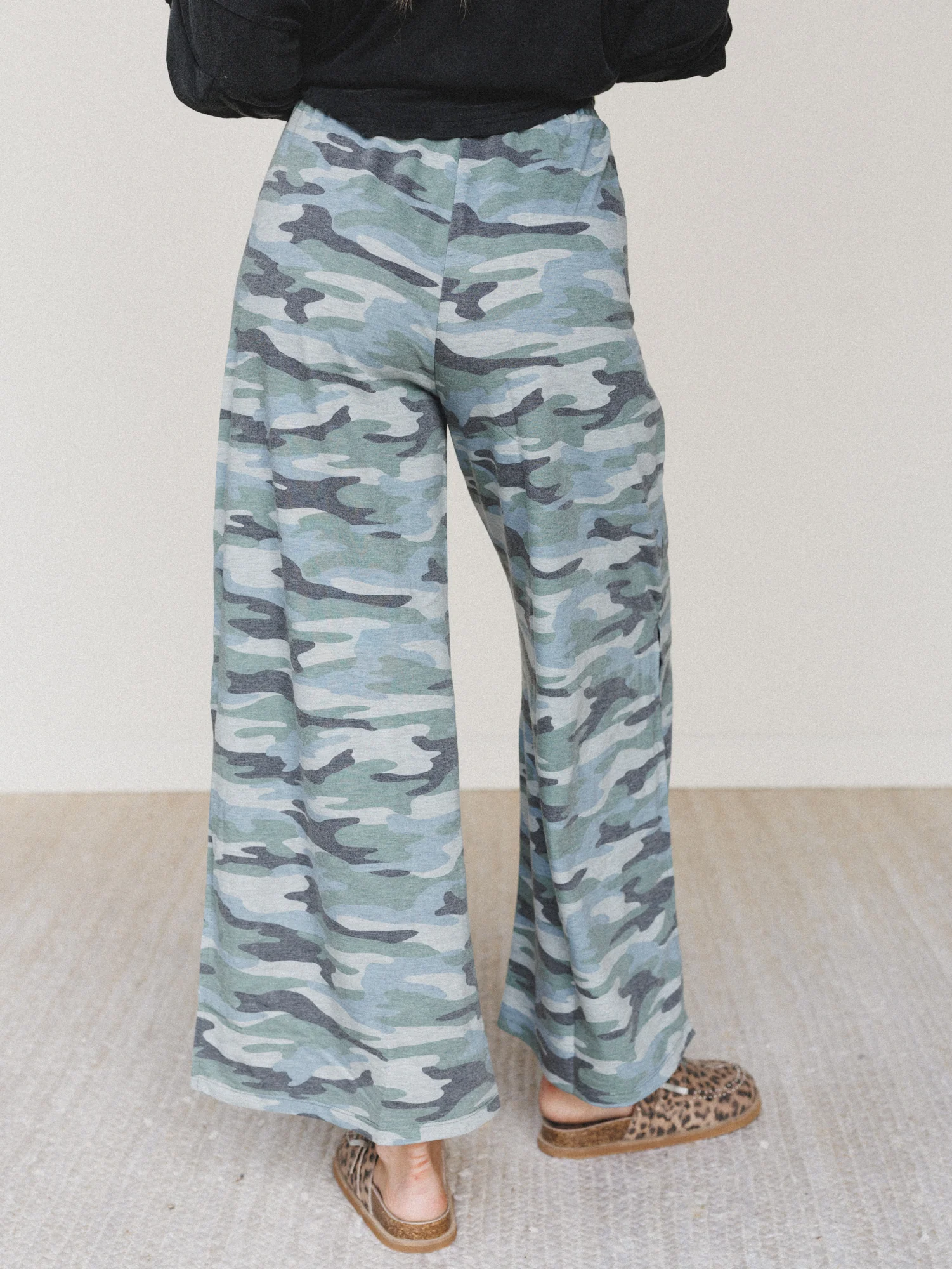 The Nest Casual Wanderer Wide Leg Slit Pants - Army Green Charcoal Camo - Image 5