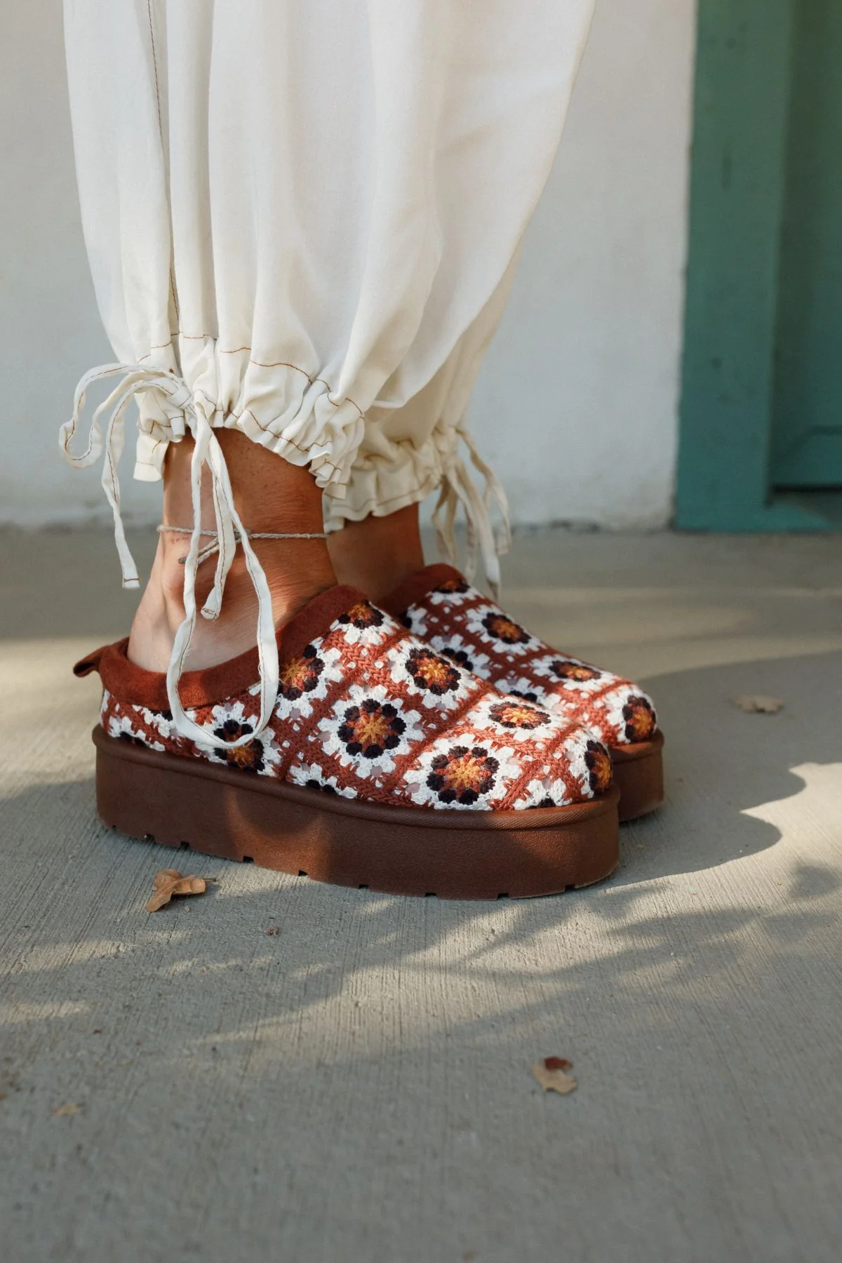 Crochet Hug Slipper Shoes - Brown - Image 8