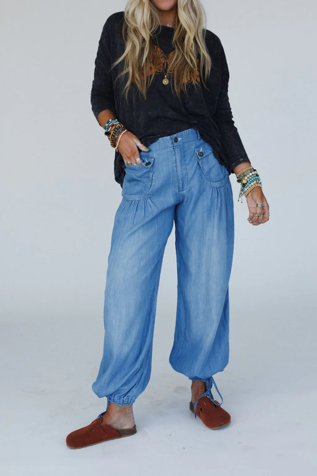 East Bay Loose Fit Cargo Jeans - Blue Dark Wash - Image 6