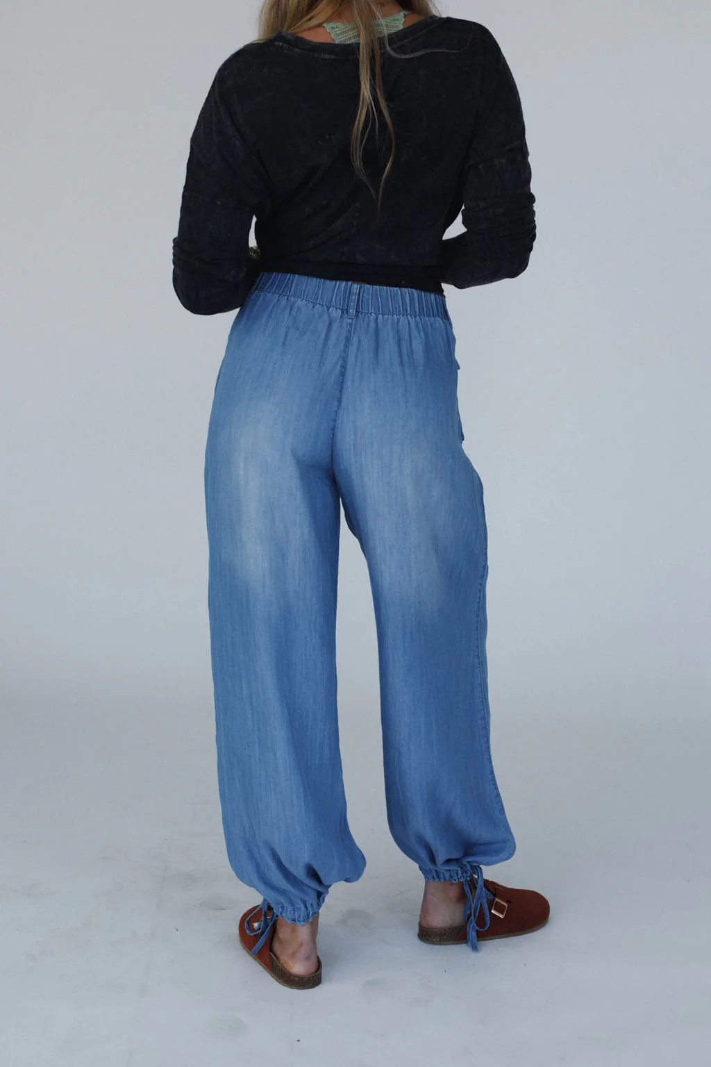 East Bay Loose Fit Cargo Jeans - Blue Dark Wash - Image 7