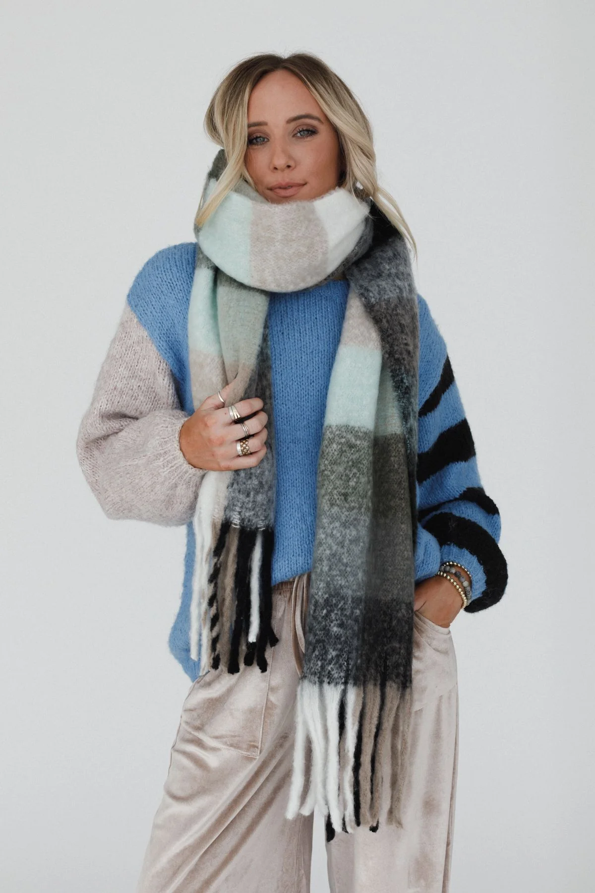 Everest Cozy Plaid Scarf - Blue - Image 3