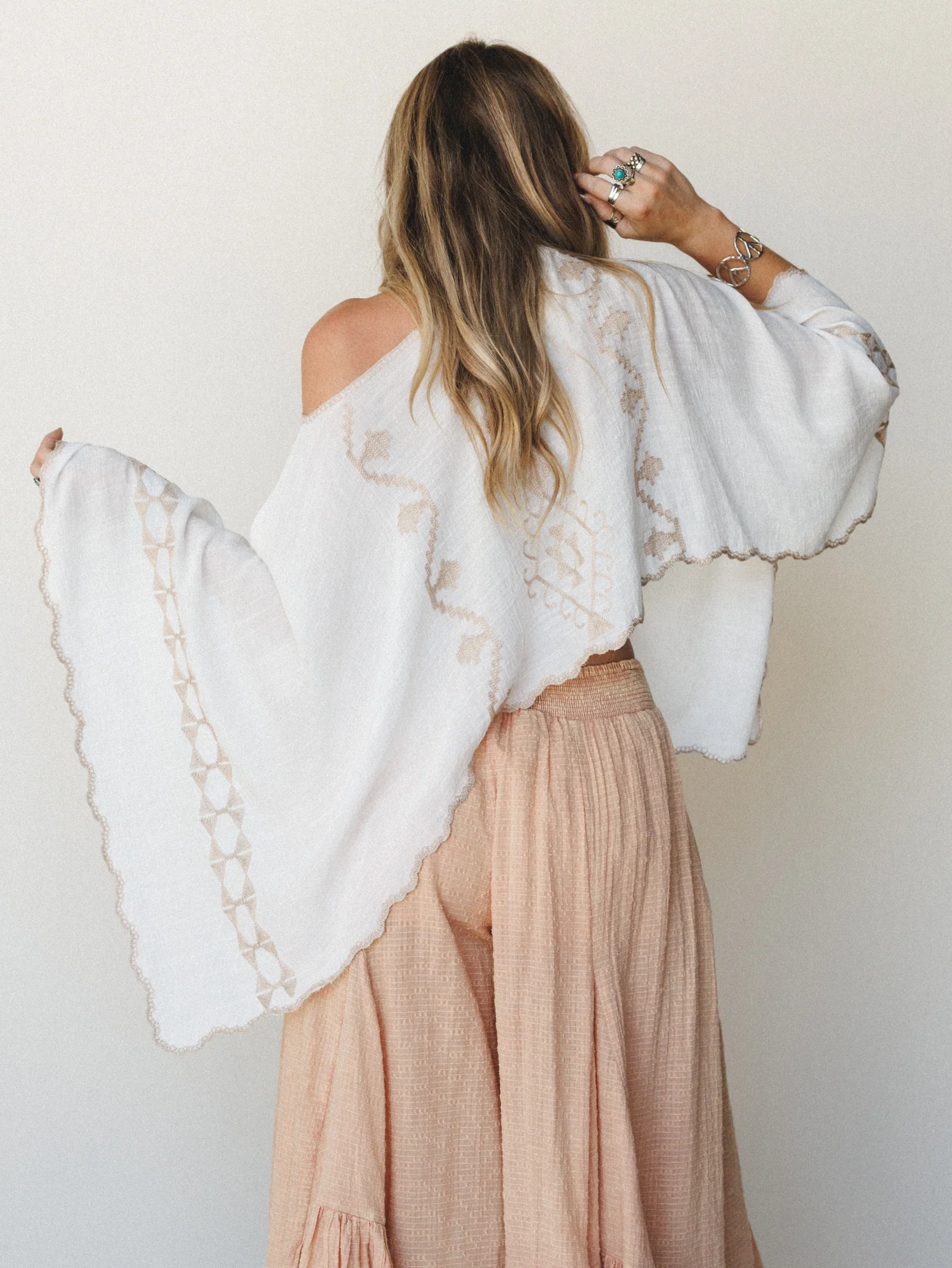 Greece Island Poncho - White - Image 8