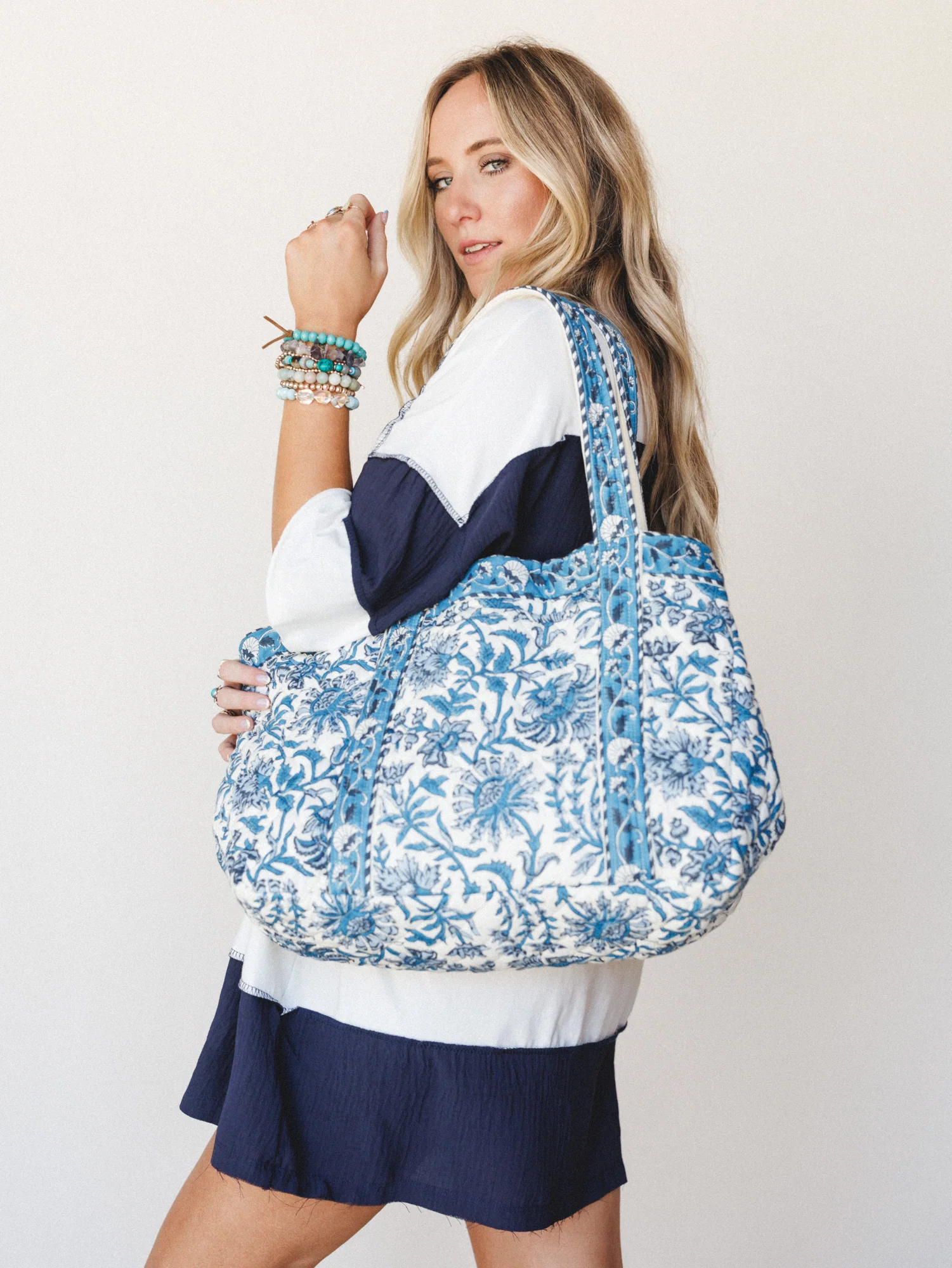 Jolie Everything Fits Tote - Ivory Blue