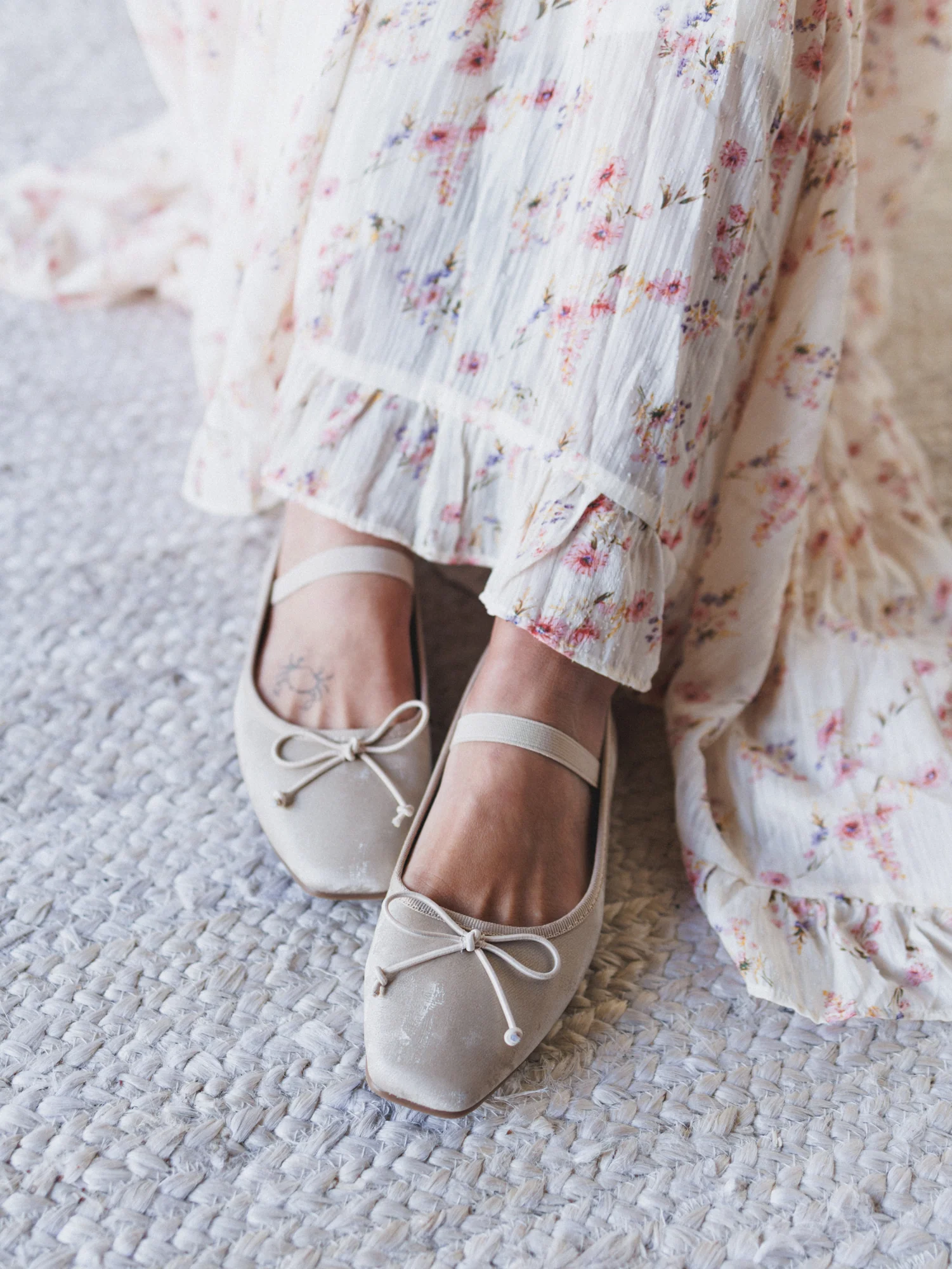 London Flats  - Beige - Image 2