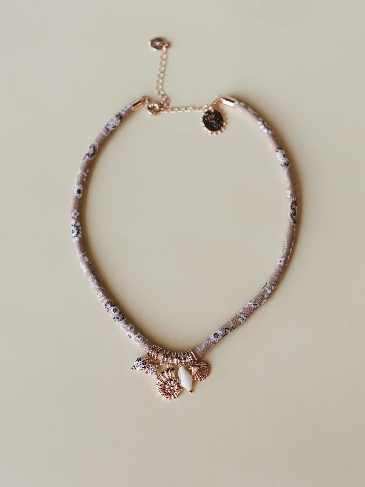 Ocean Gifts Necklace - Brown