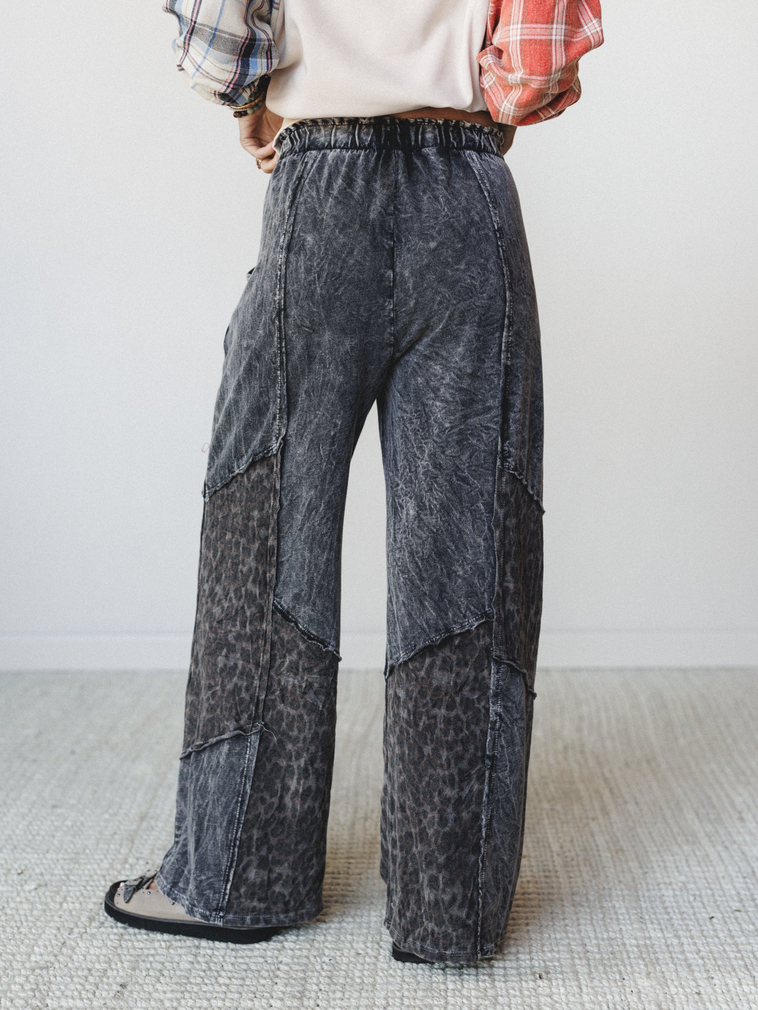 Printed Spirit Wide Leg Pants - Ash Black - Image 5