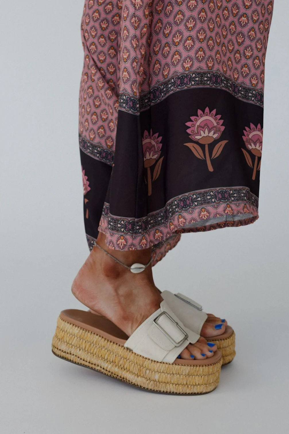 Raffia Waves Platform Sandals - Beige - Image 3
