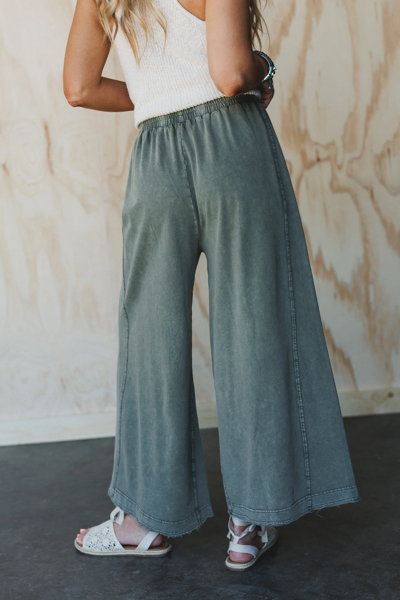 Relaxing Robin Front Pocket Wide Leg Pants - Olive - Image 5