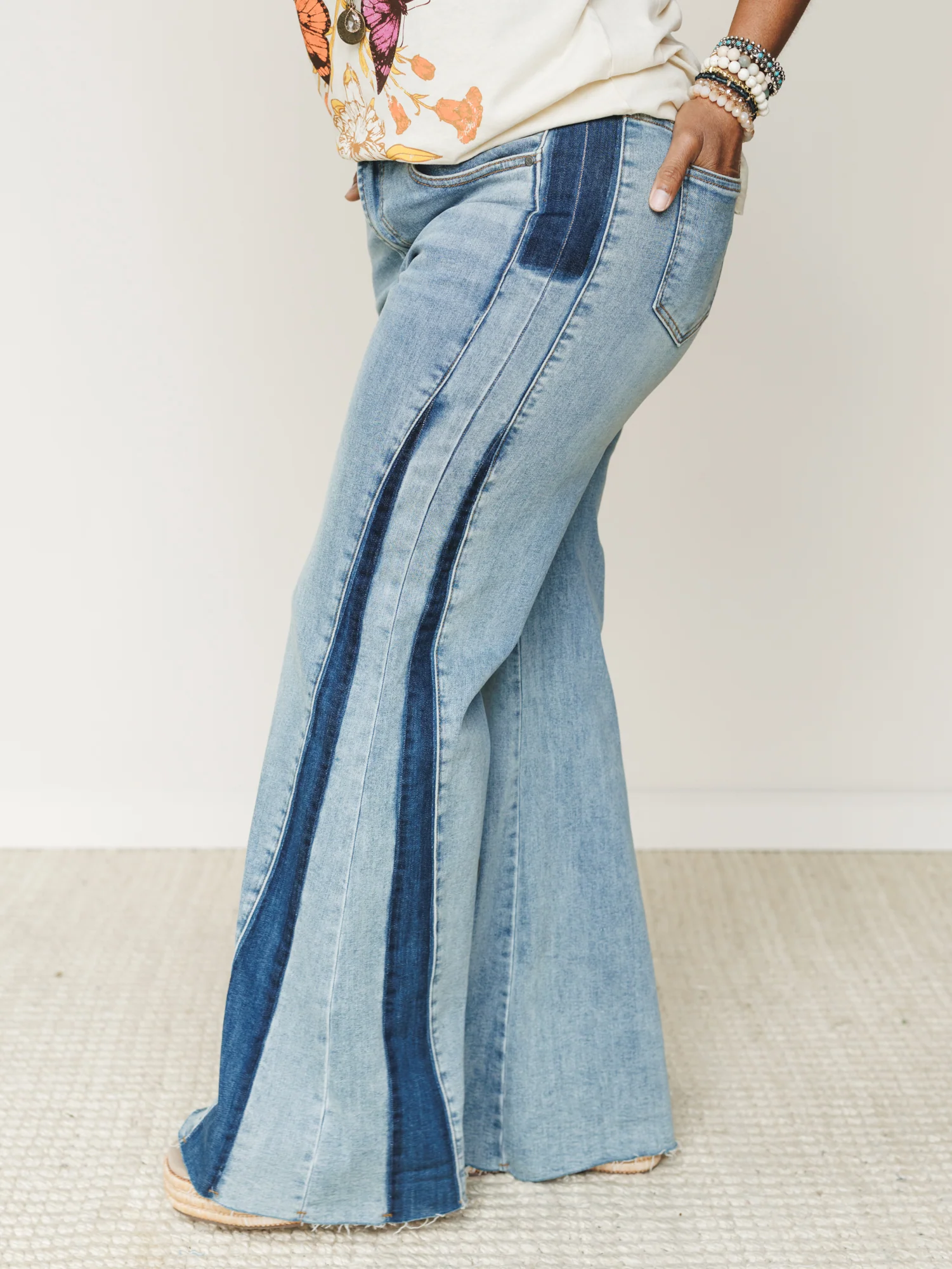 Retro Revival Wide Flare Jeans - Blue - Image 5