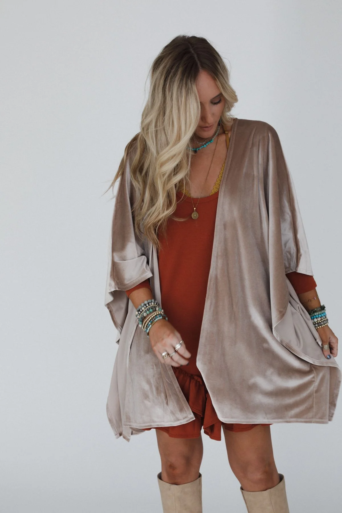 The Nest Savoy Velvet Kimono - Taupe - Image 4