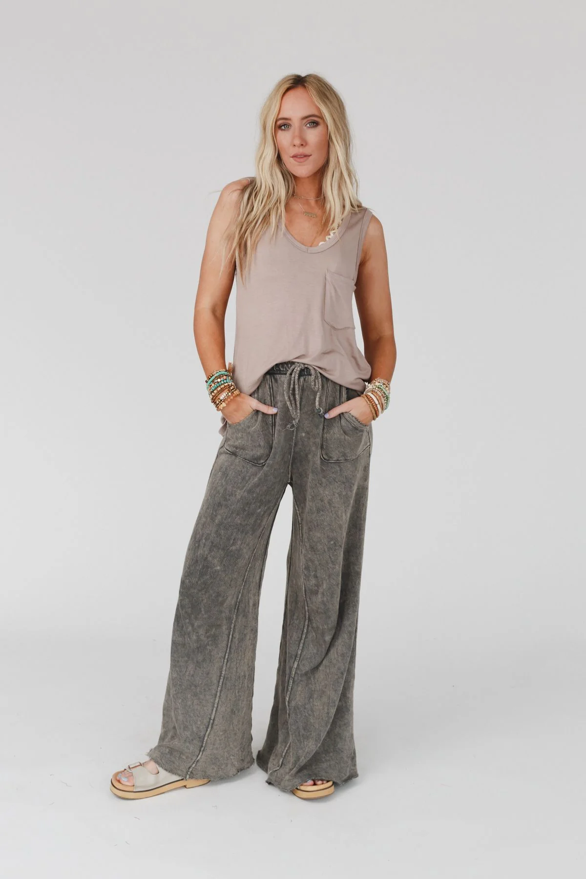 The Nest Shelli Scoop Neck Tank Top - Dark Mocha - Image 6