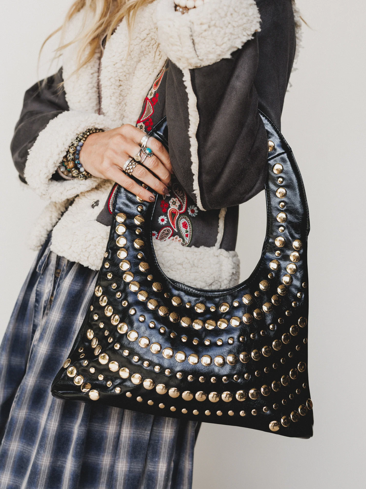 She's A Stud Shoulder Bag - Gold Black - Image 2