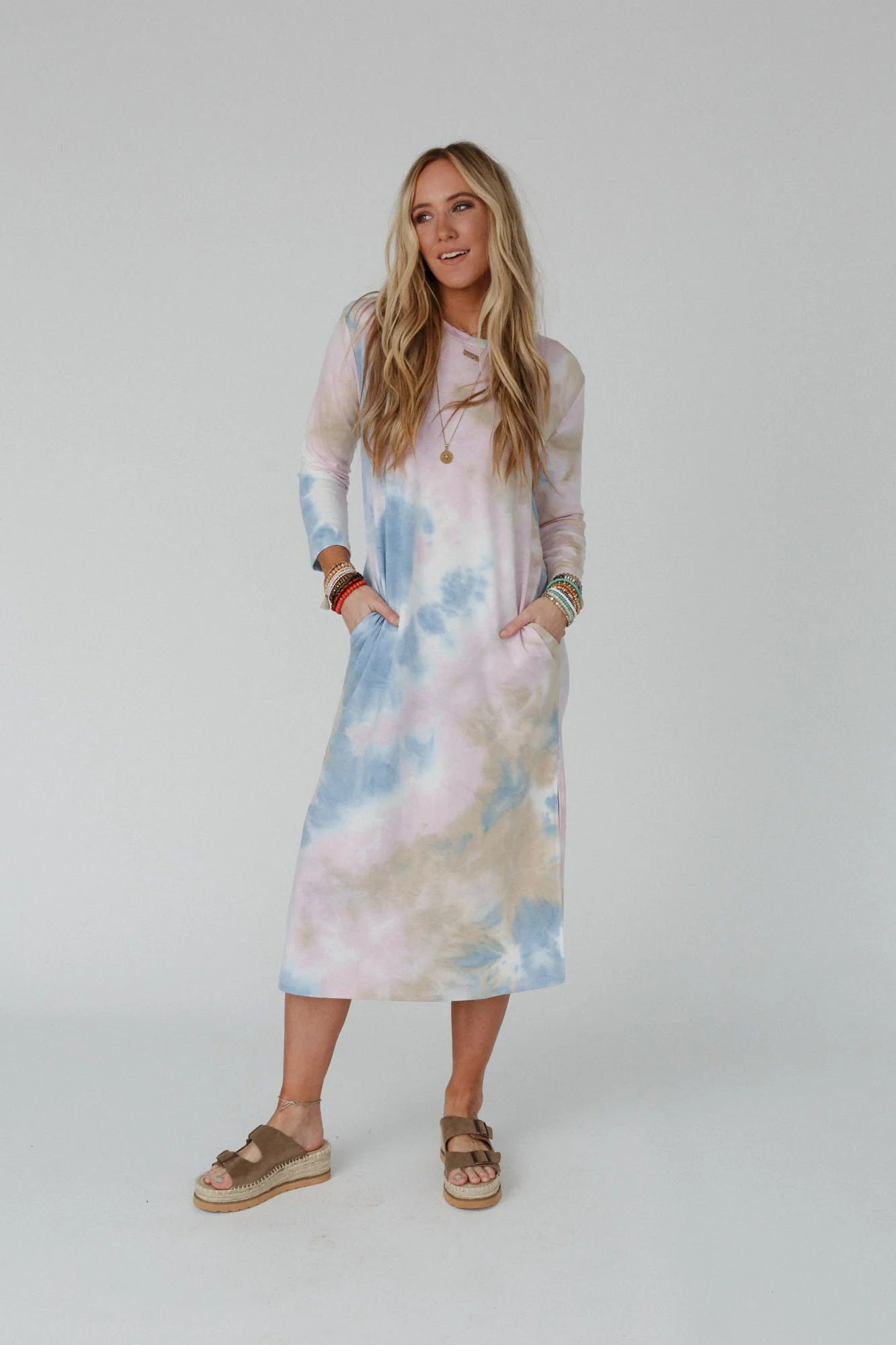 The Nest Soul Shine Pocketed Tie Dye Midi Dress - Lavender Taupe - Image 5