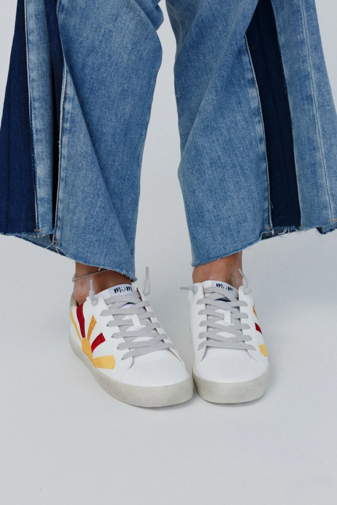 Sun Rays Retro Sneakers - White - Image 2