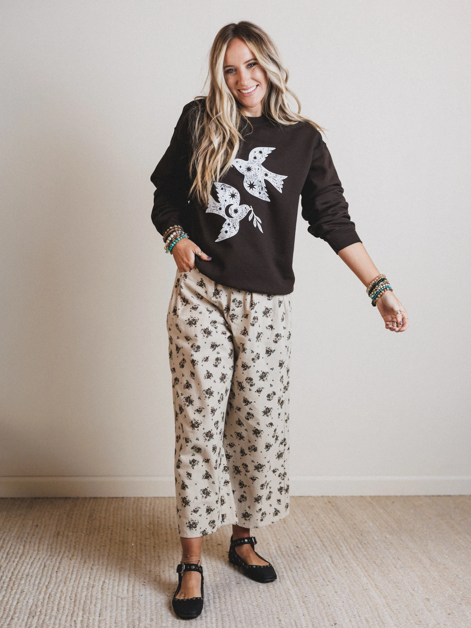 The Nest Fly Free Sweatshirt - Dark Chocolate - Image 3