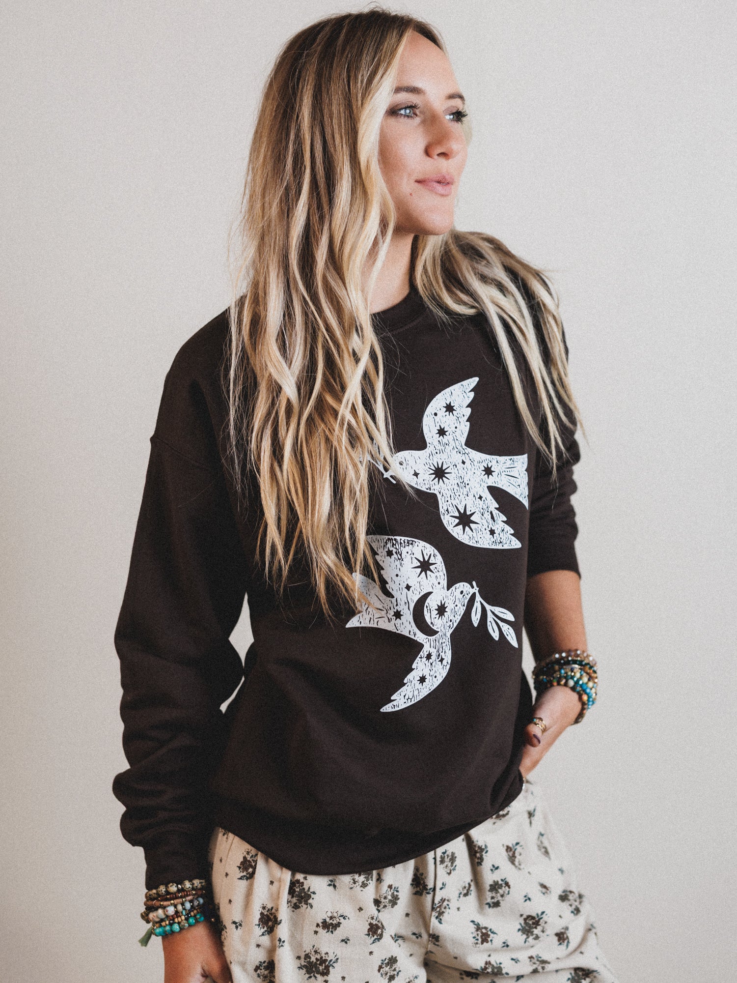 The Nest Fly Free Sweatshirt - Dark Chocolate - Image 4