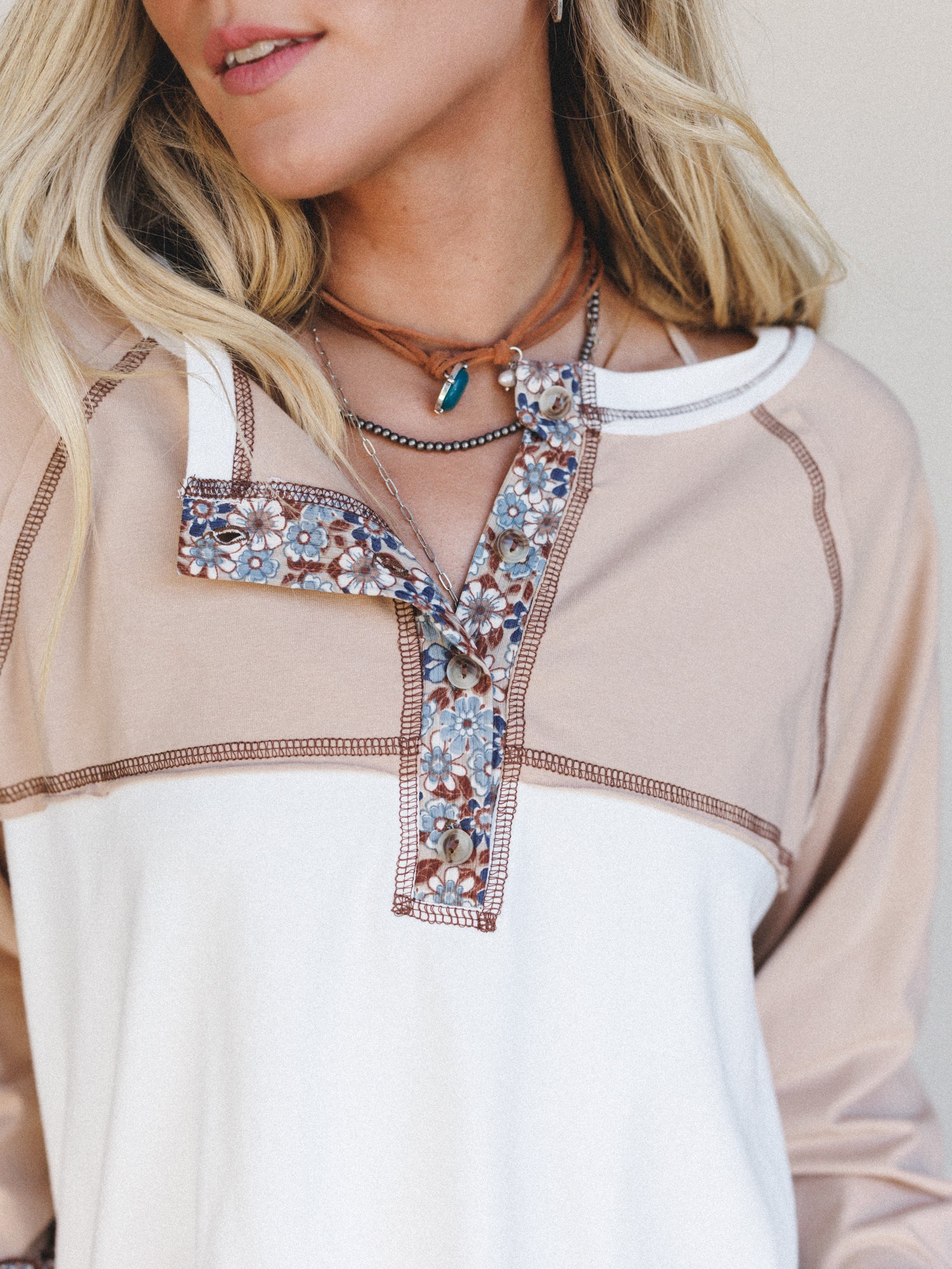 The Nest Honey Bloom Top - Taupe Off White - Image 3