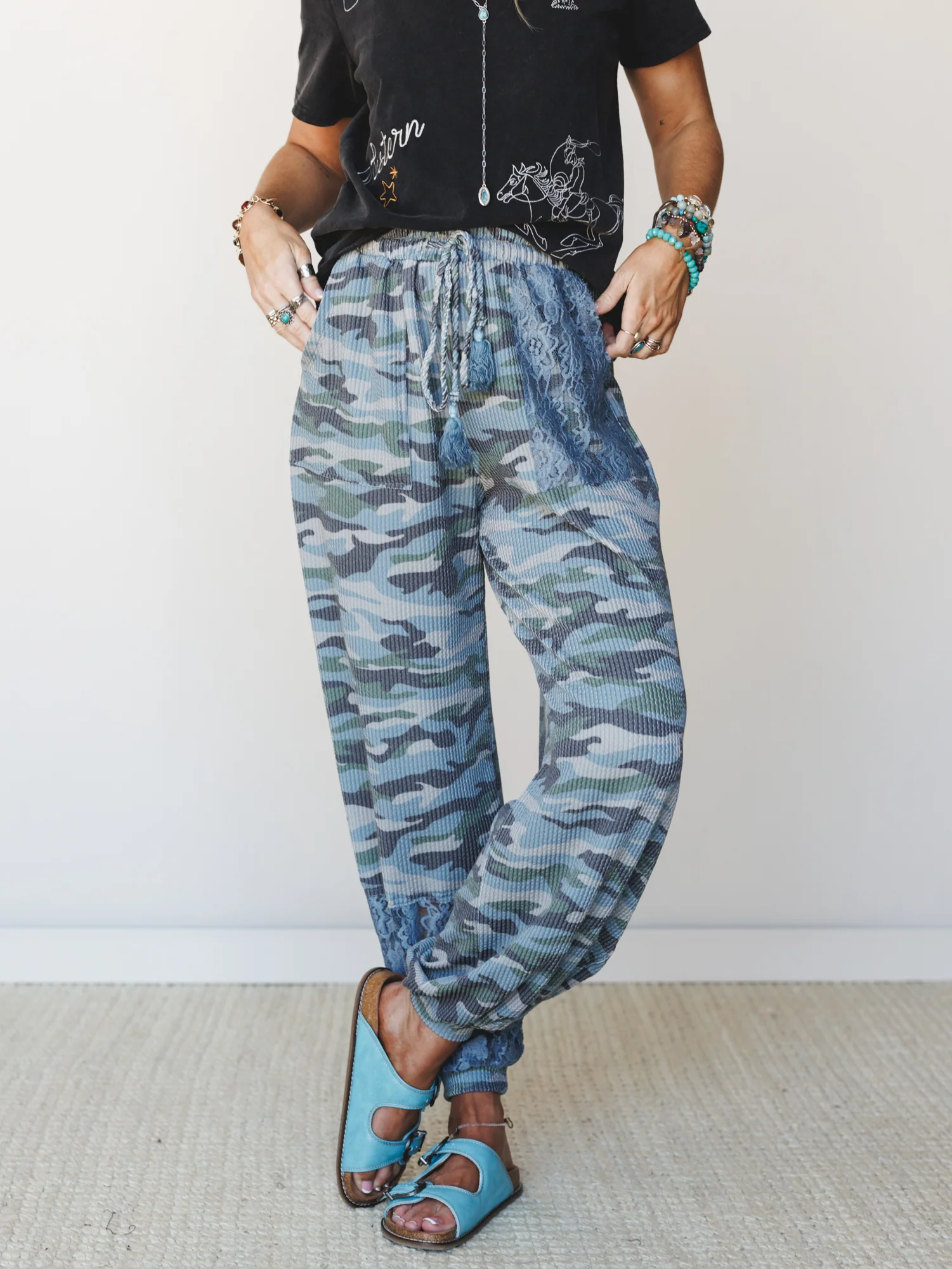 The Nest Weekend Warrior Joggers - Blue Camo
