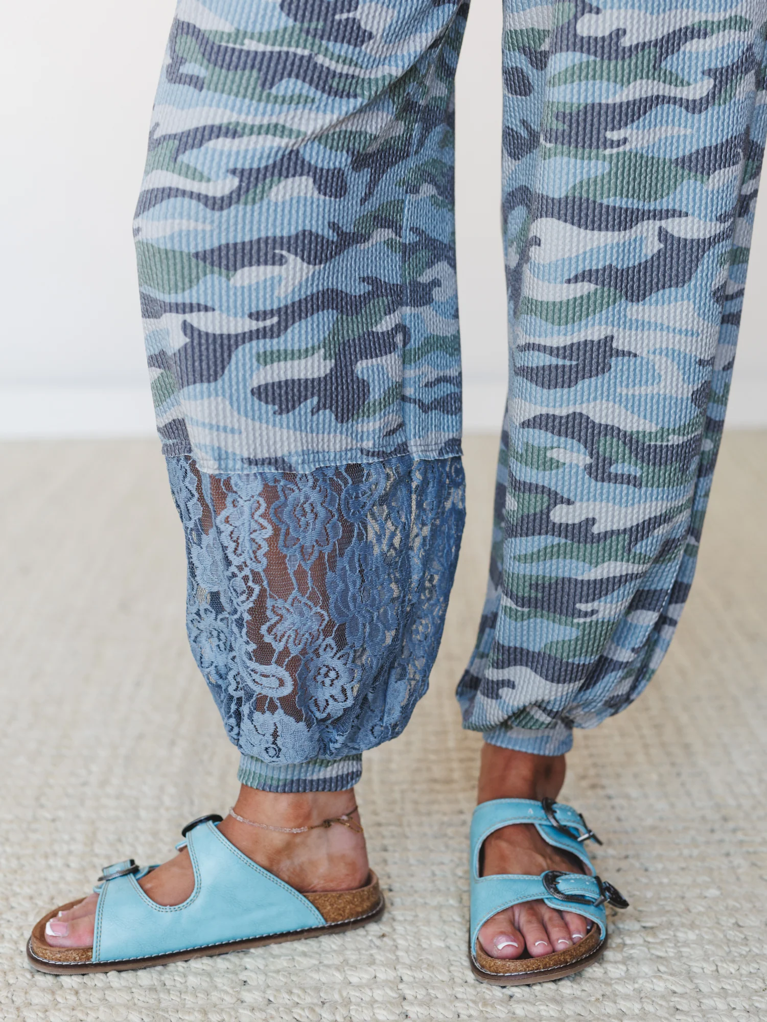 The Nest Weekend Warrior Joggers - Blue Camo - Image 4