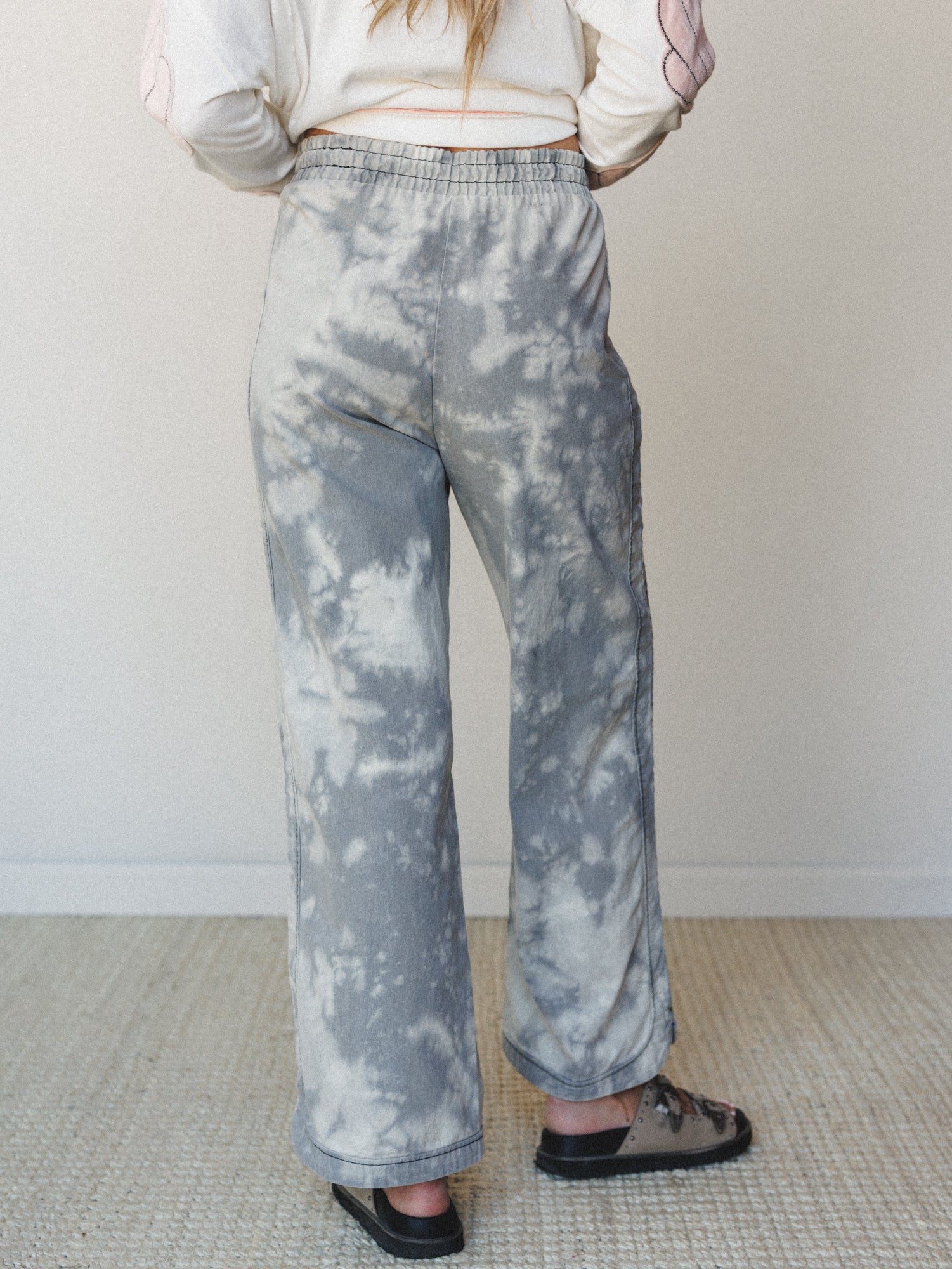 The Nest So Comfy Wide Leg Denim Pant - Bleach Dye Grey - Image 4