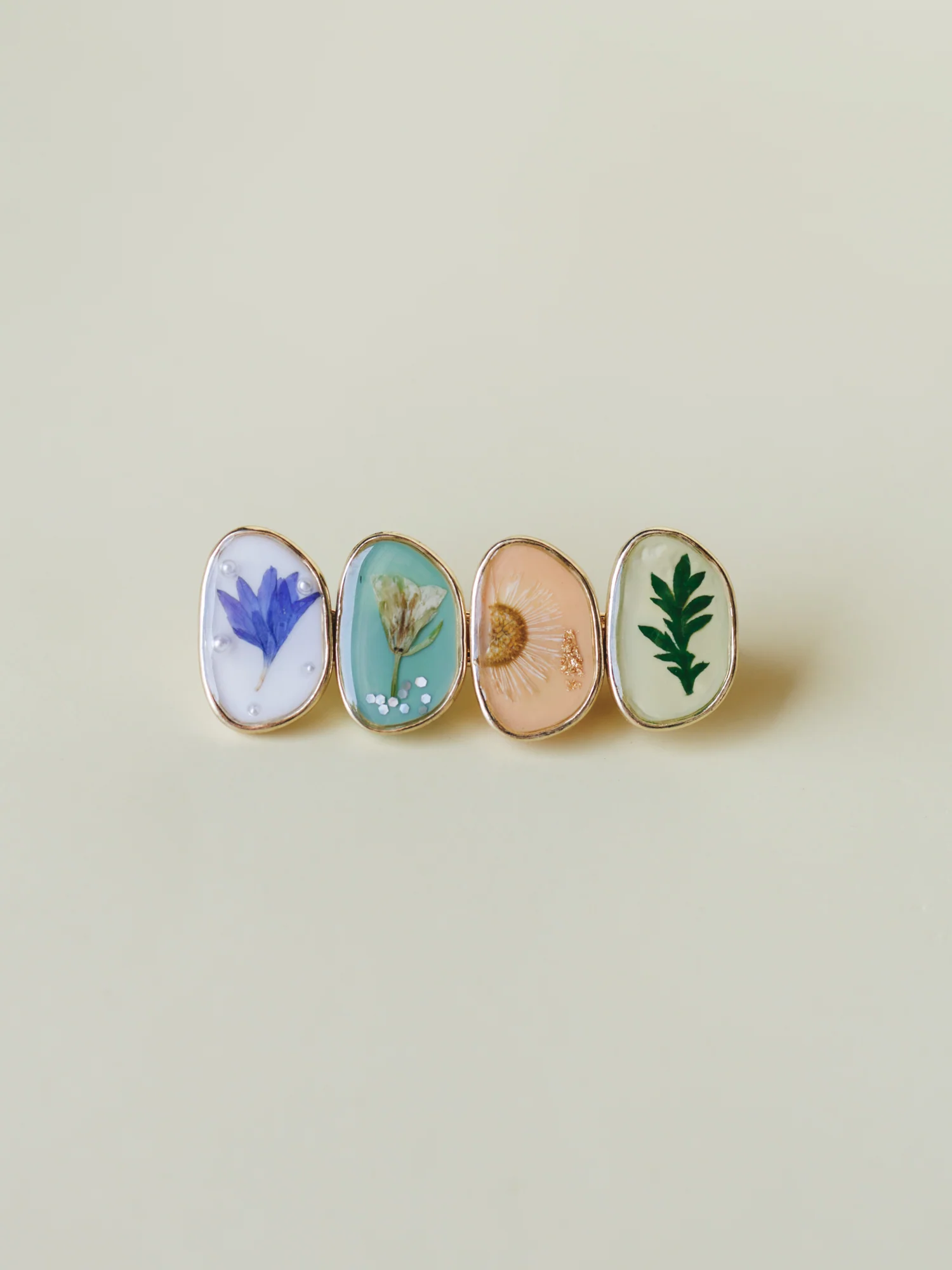 Together with Flowers Hair Clip - Multi - Image 3