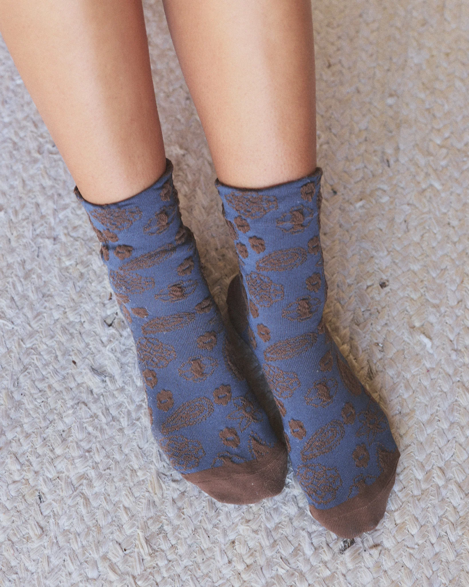 Walking On Roses Socks - Blue